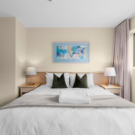 Village Green 2 Bedroom Loft Townhouse With Views Fireplace And Garage Parking 斯瑞德伯 外观 照片