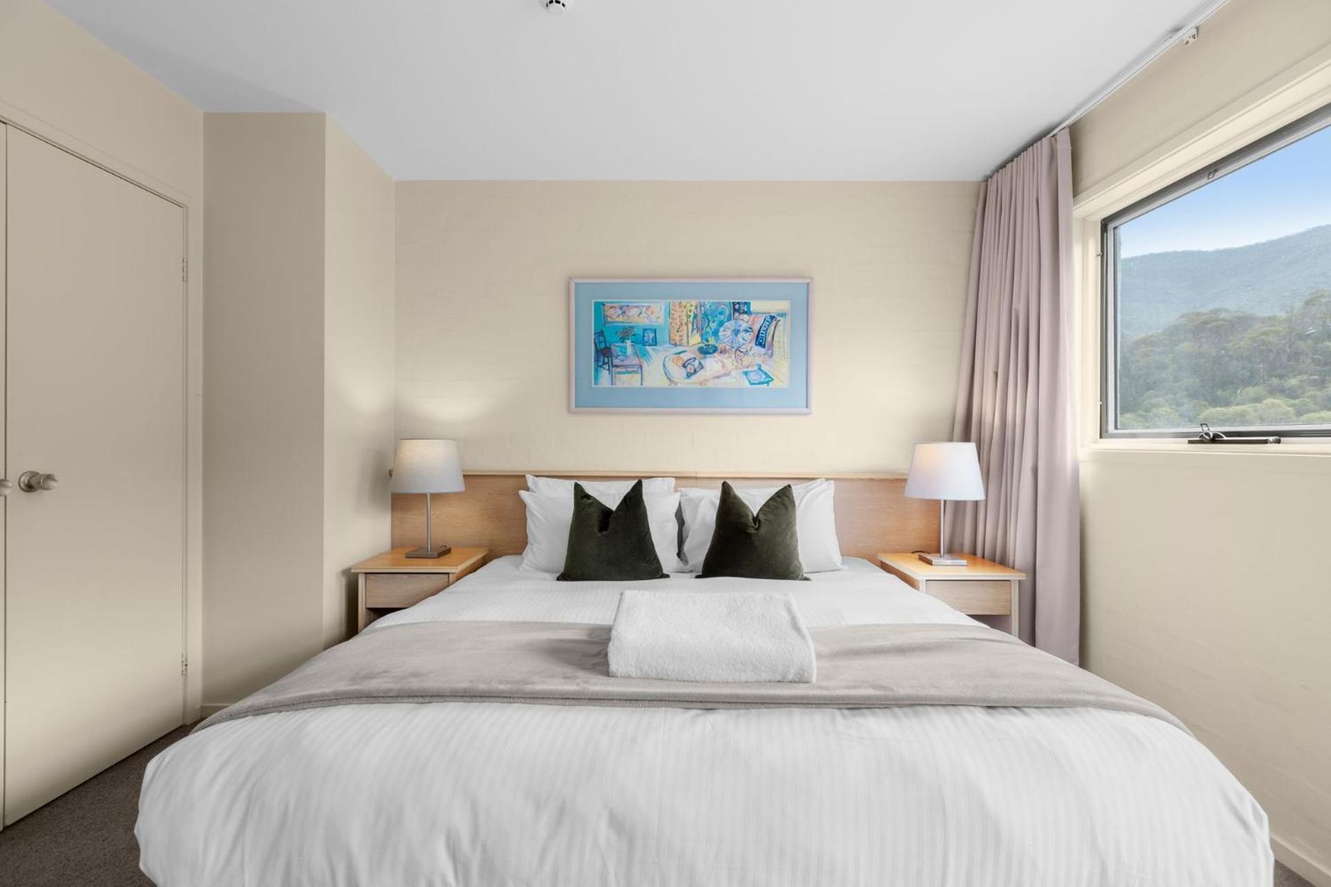 Village Green 2 Bedroom Loft Townhouse With Views Fireplace And Garage Parking 斯瑞德伯 外观 照片