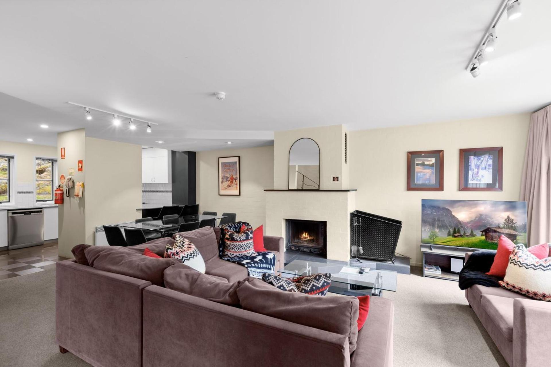 Village Green 2 Bedroom Loft Townhouse With Views Fireplace And Garage Parking 斯瑞德伯 外观 照片