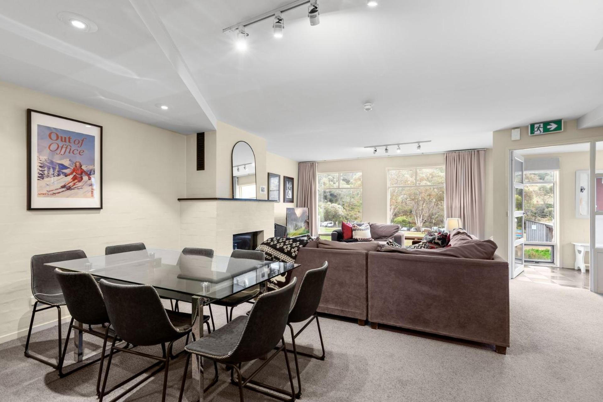 Village Green 2 Bedroom Loft Townhouse With Views Fireplace And Garage Parking 斯瑞德伯 外观 照片